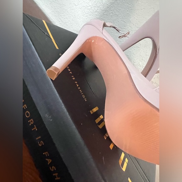 Shoes - Brand new Nude heels